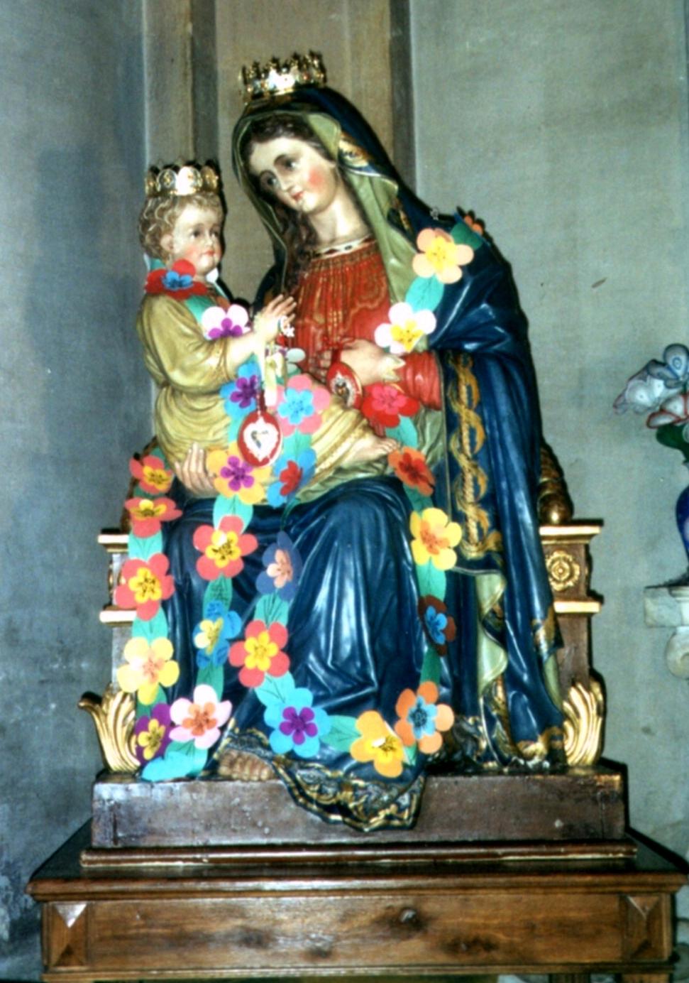 La statua della Madonna